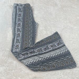 eye candy Gray, White & Gold Striped Pattern Leggings